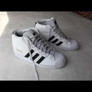 Adidas high tops size 9